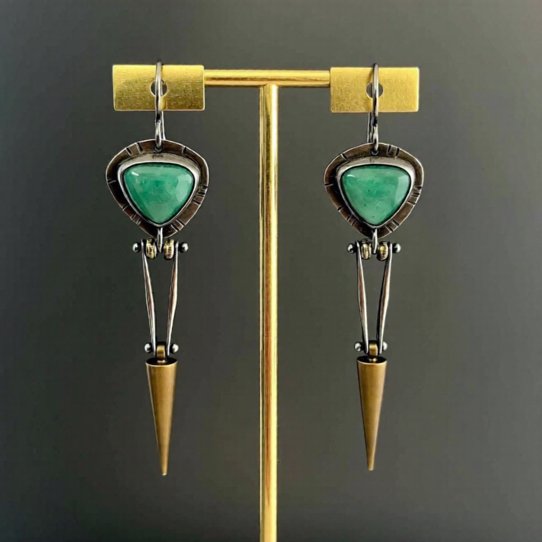 Articulated earrings